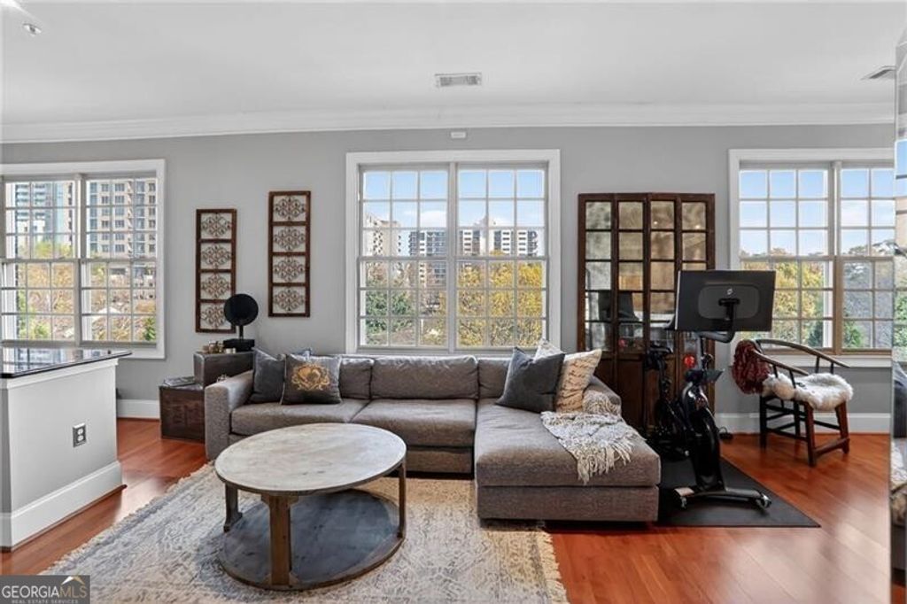 Photo of 1055 Piedmont Avenue NE #406, Atlanta, GA 30309 (MLS # 10724695)