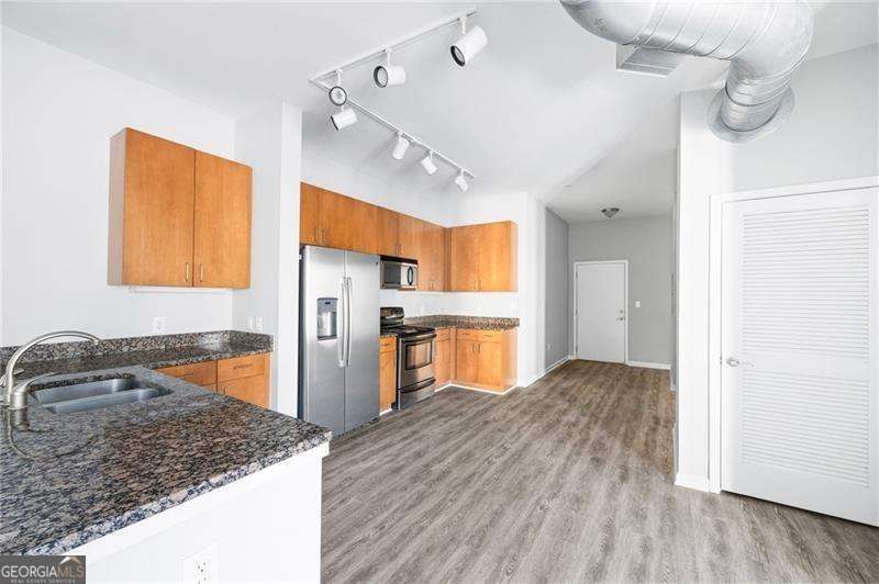 5300 PEACHTREE RD 2309