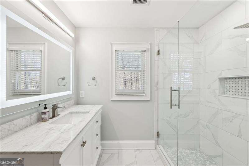 Lake Lanier - Smoke Chase - Residential