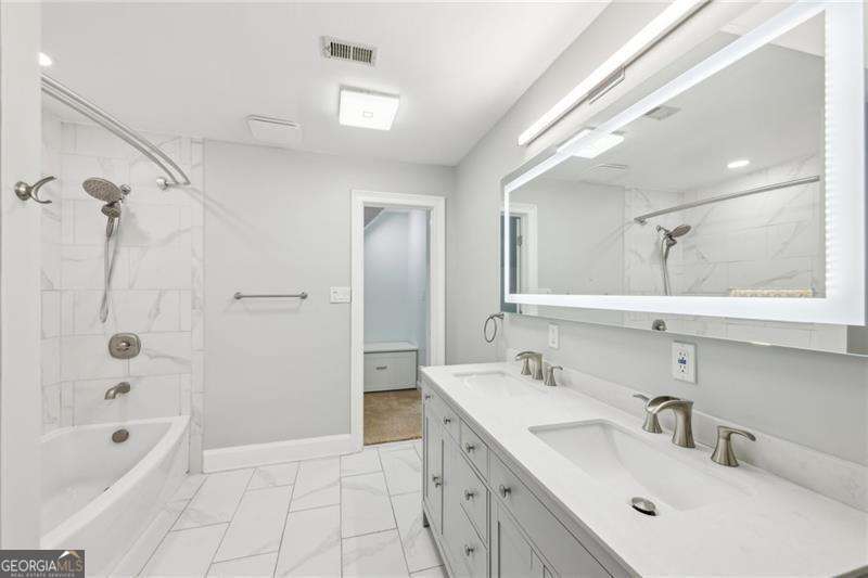 Lake Lanier - Smoke Chase - Residential