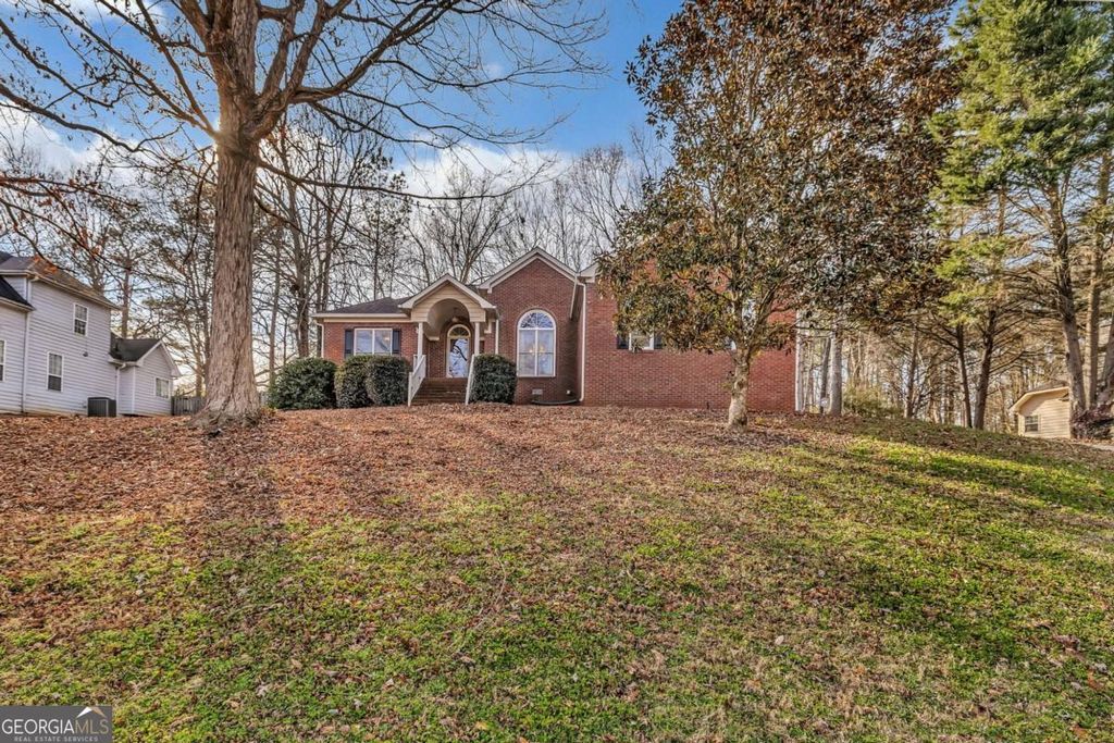 Photo of 111 Overlook Heights Way, Stockbridge, GA 30281 (MLS # 10698399)