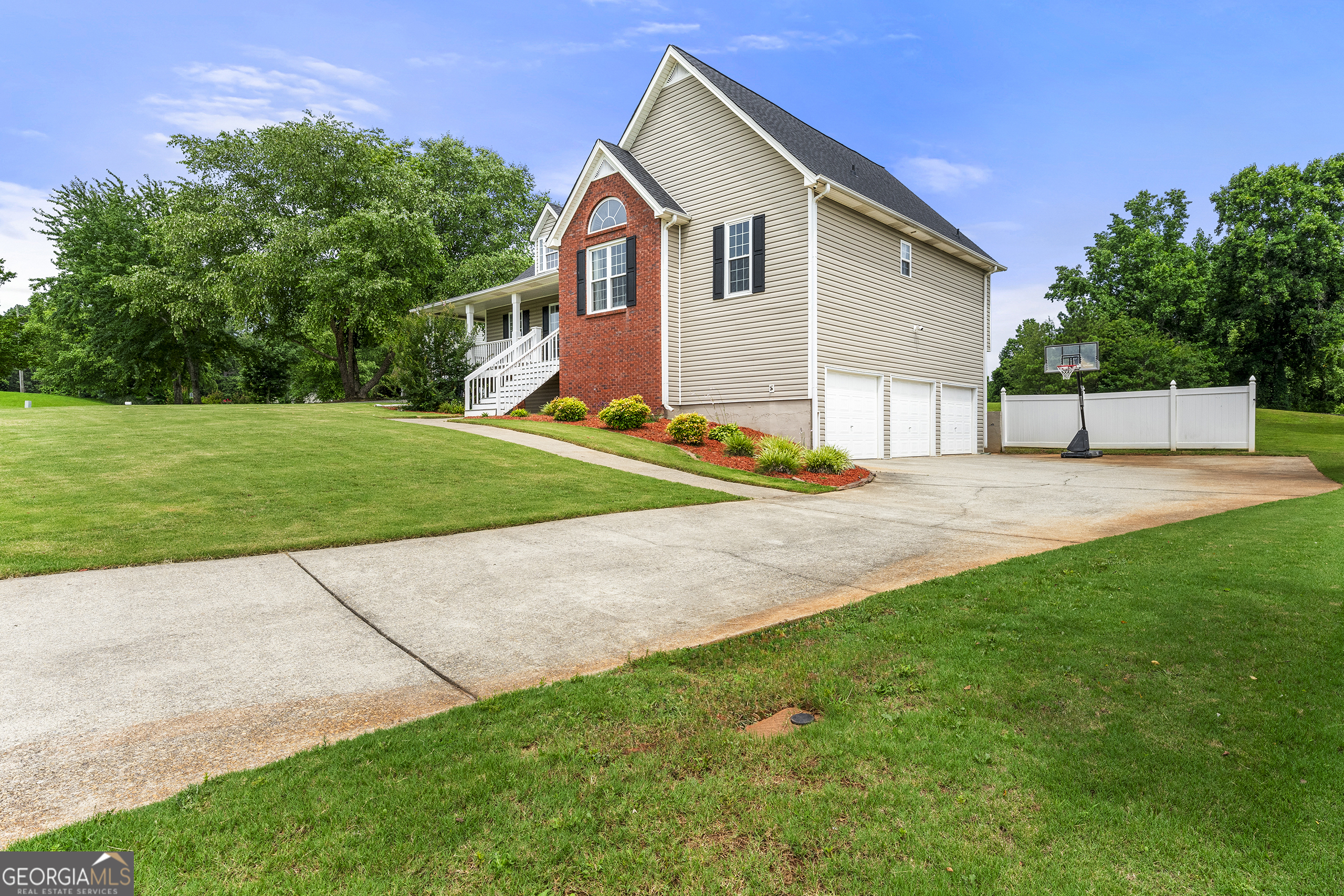 71 Barrington DR