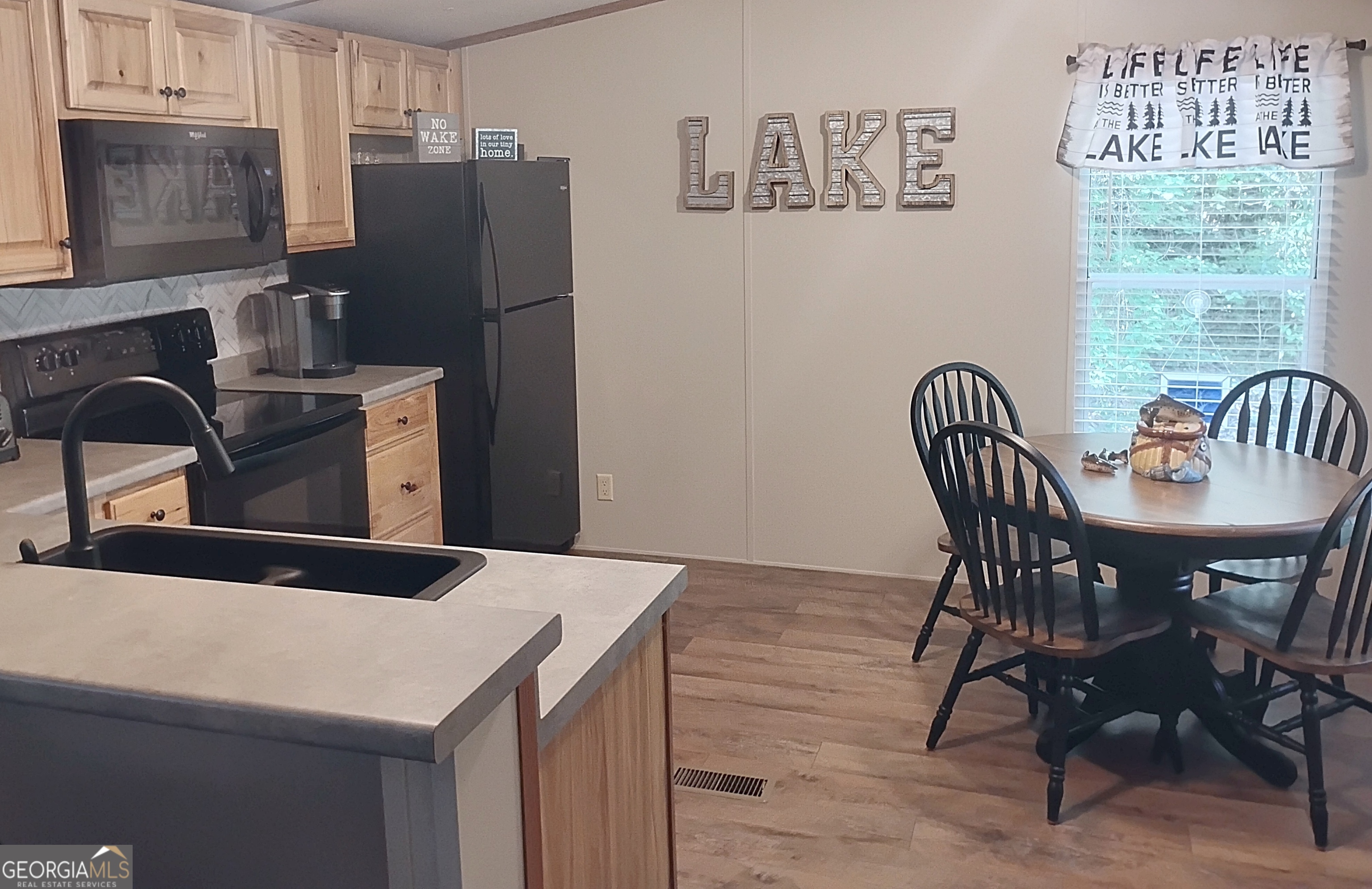 451 North Leroy RD