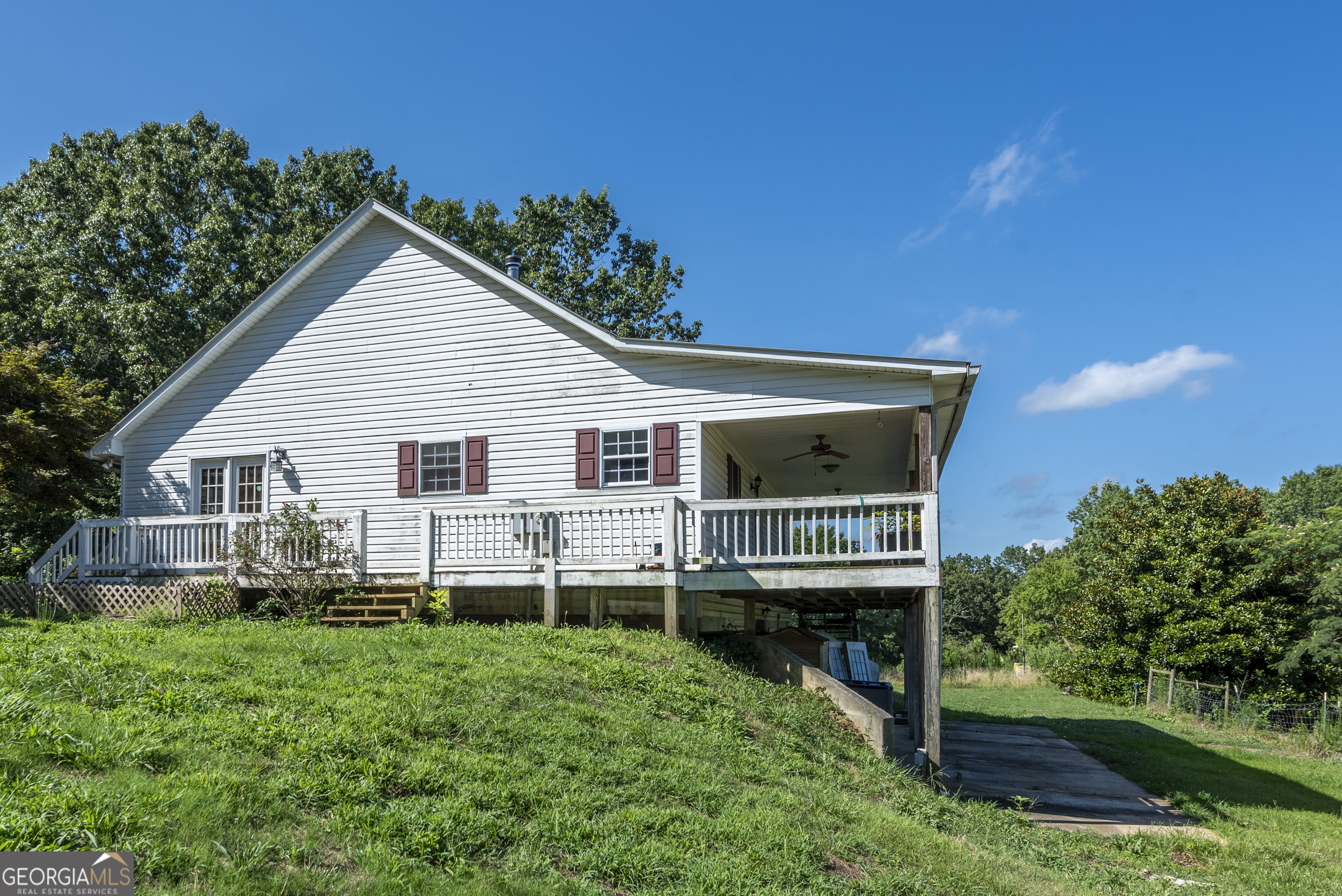 157 Edwards RD