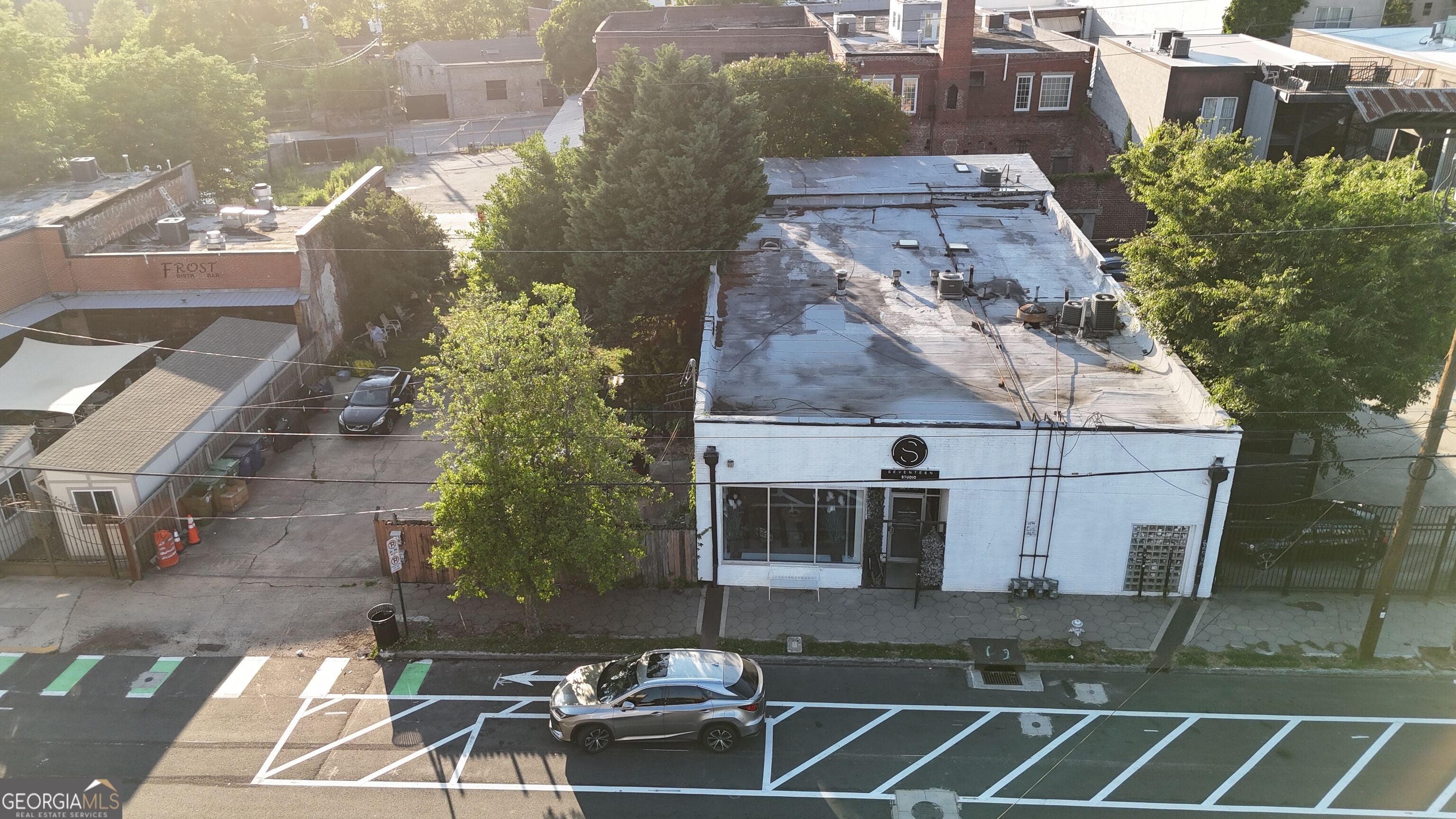 275 Peters ST SW