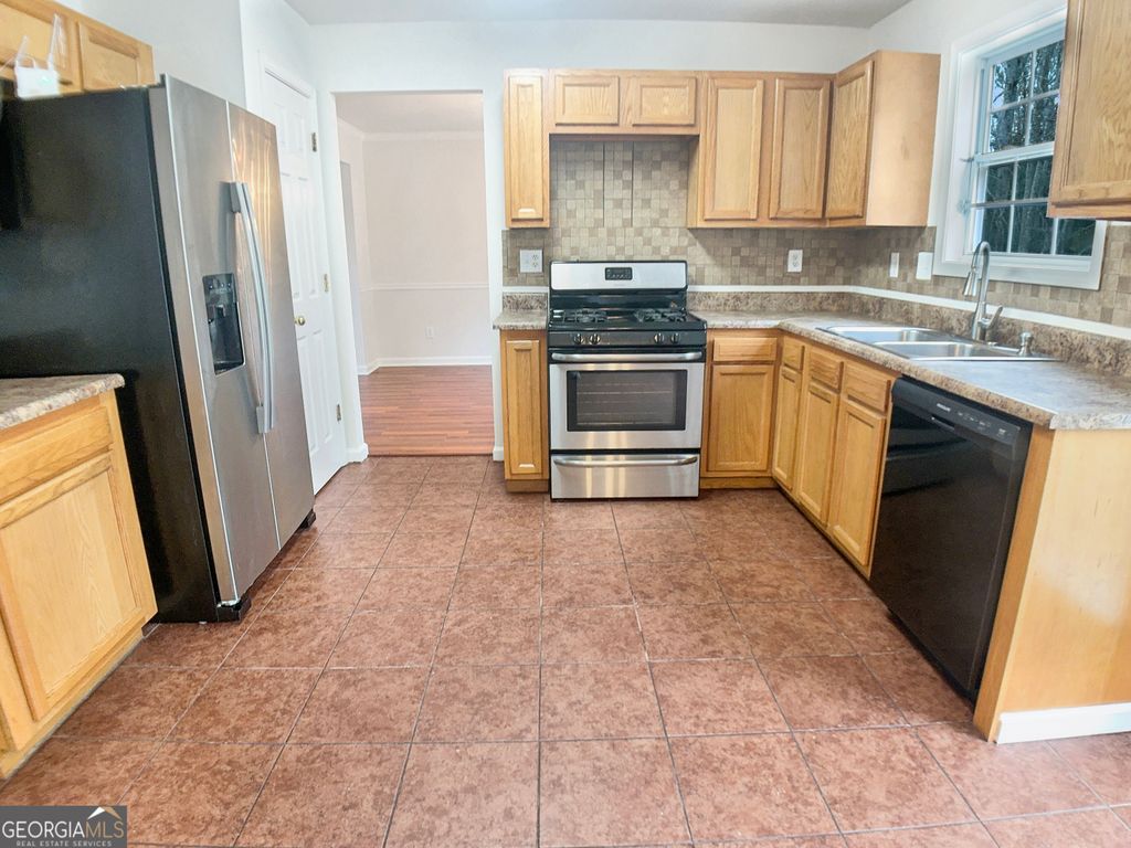 Photo of 863 Langley View Court, Loganville, GA 30052 (MLS # 10674166)