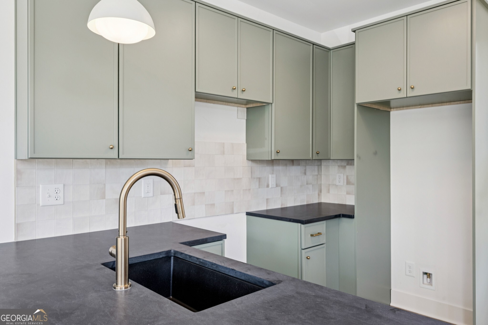 1160 Boulevard SE 11