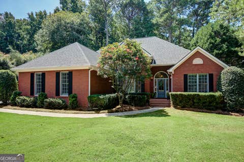 Photo of 40 Shoreline Dr, Newnan, GA 30263 (MLS # 10826646)