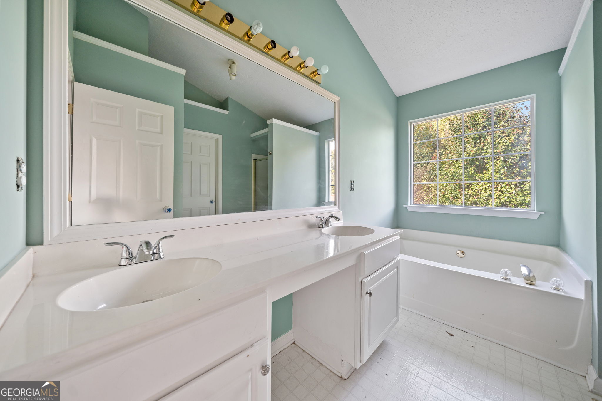 Halstead Lakes - Residential