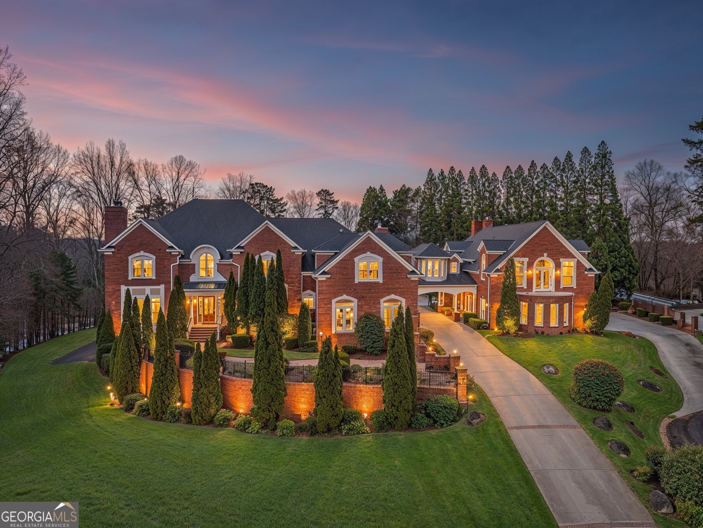 8131 Nesbit Ferry RD