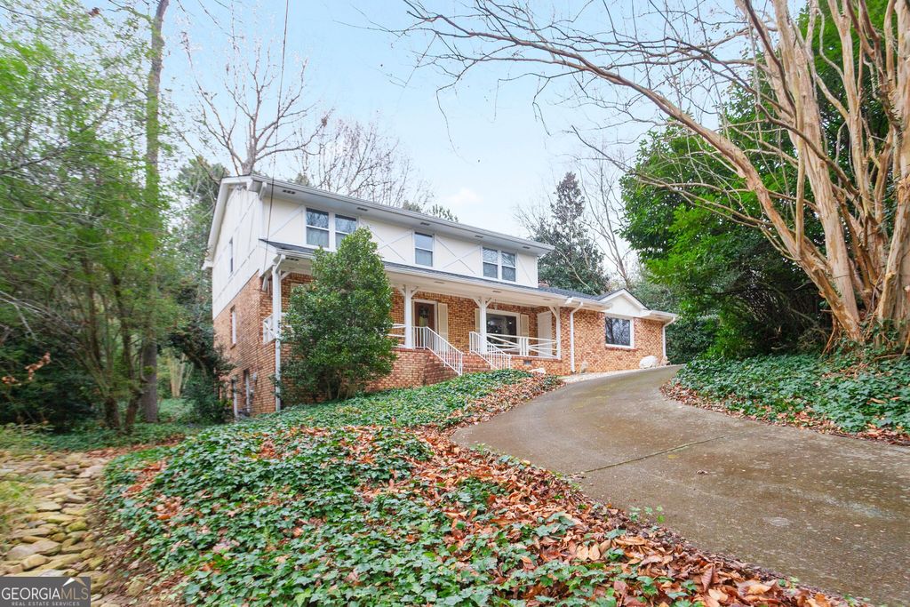 Photo of 5037 HEATHERDALE Lane, Atlanta, GA 30360 (MLS # 10656055)