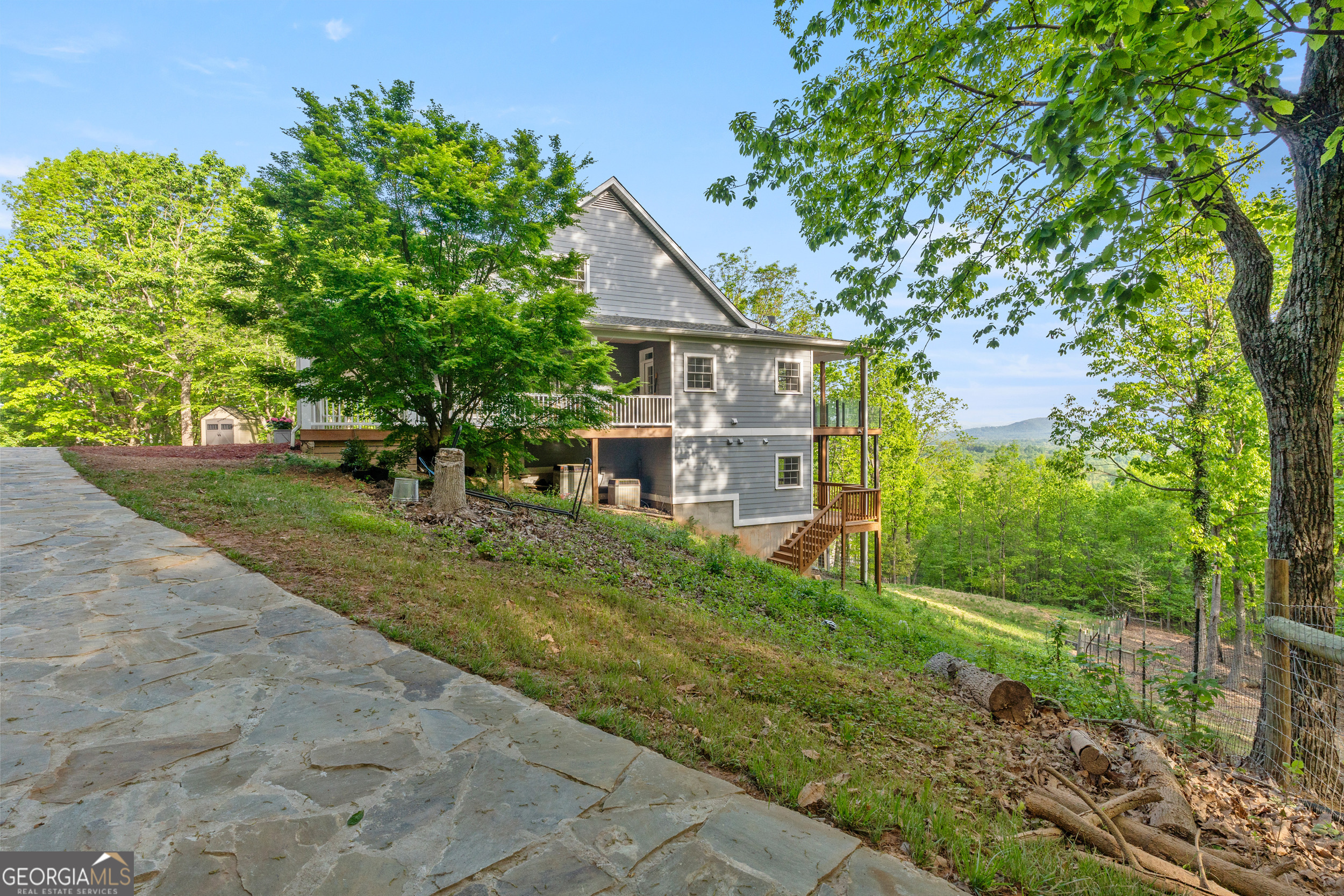 265 Lynda LN