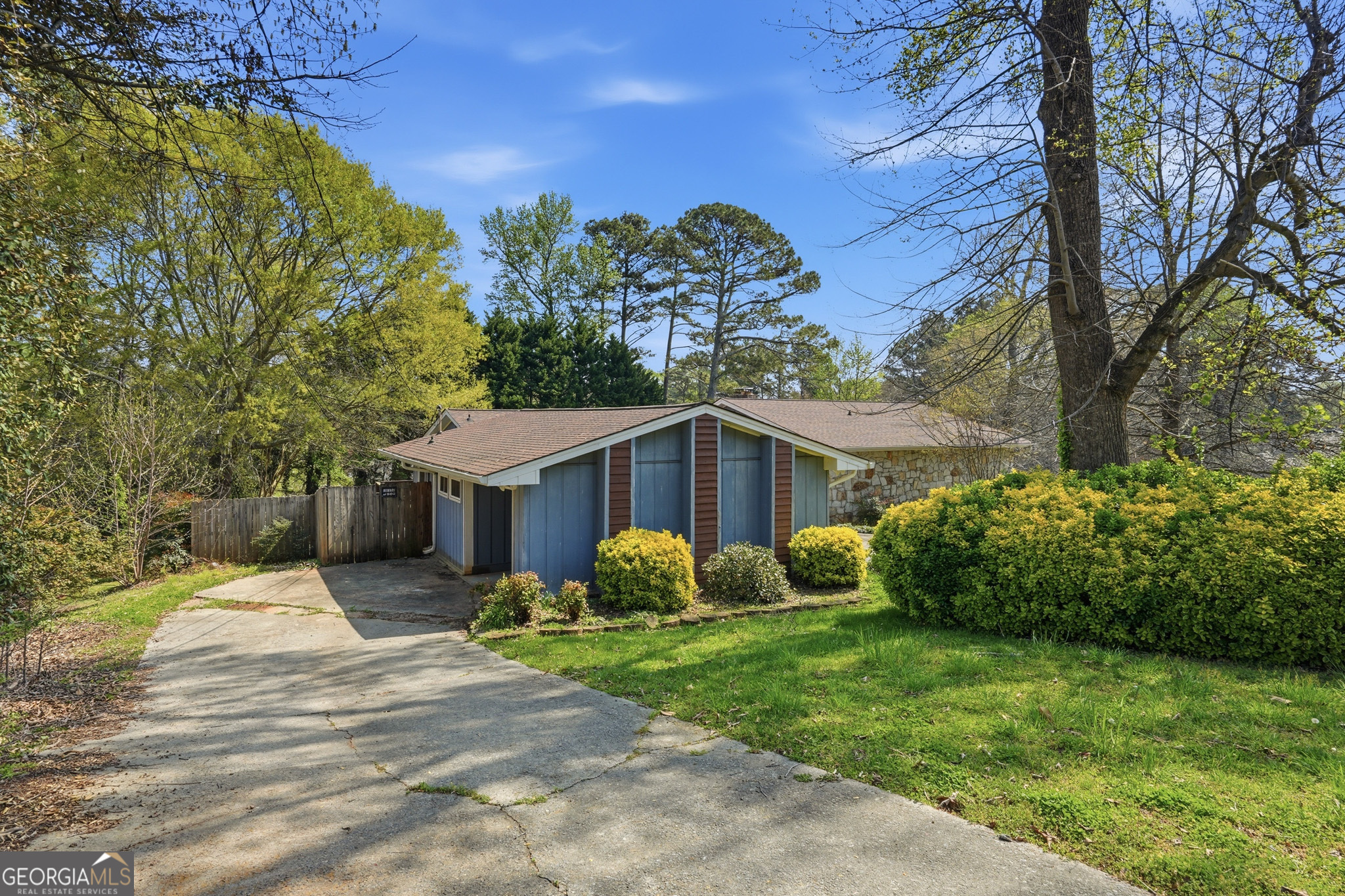 402 Emily DR SW
