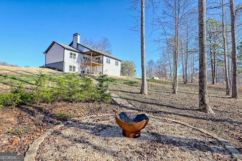 A home in Hiawassee