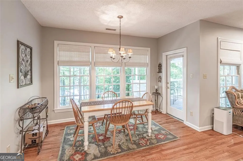 294 Lakeshore DR
