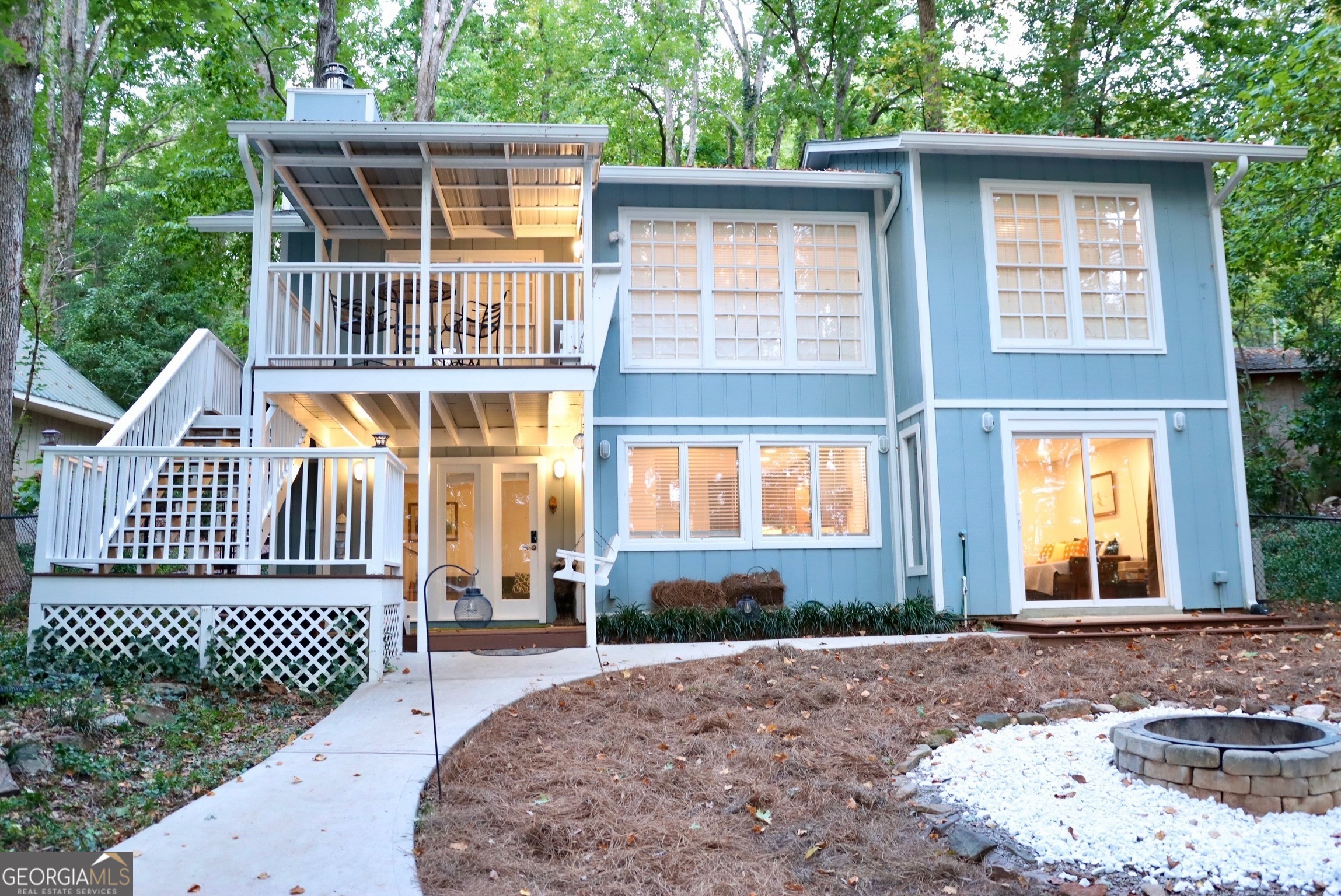294 Lakeshore DR