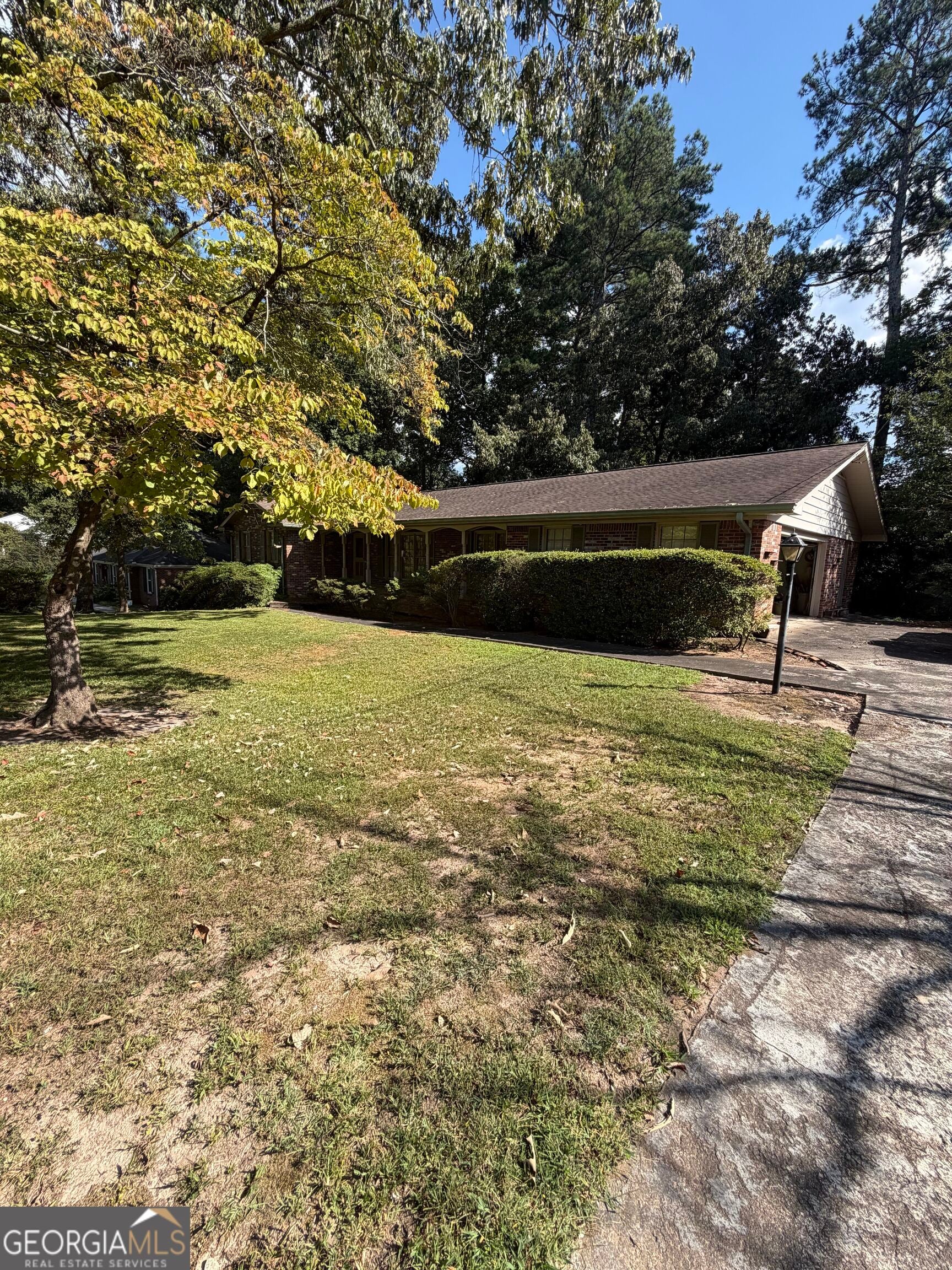 1663 Kings Down CIR