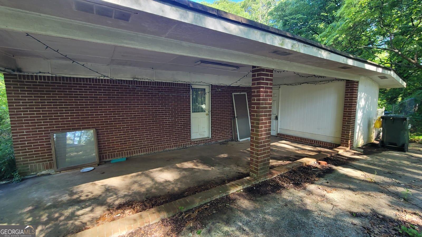 1417 Lake CIR