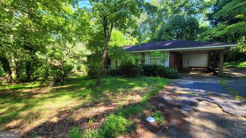 1417 Lake CIR Mableton GA 30126