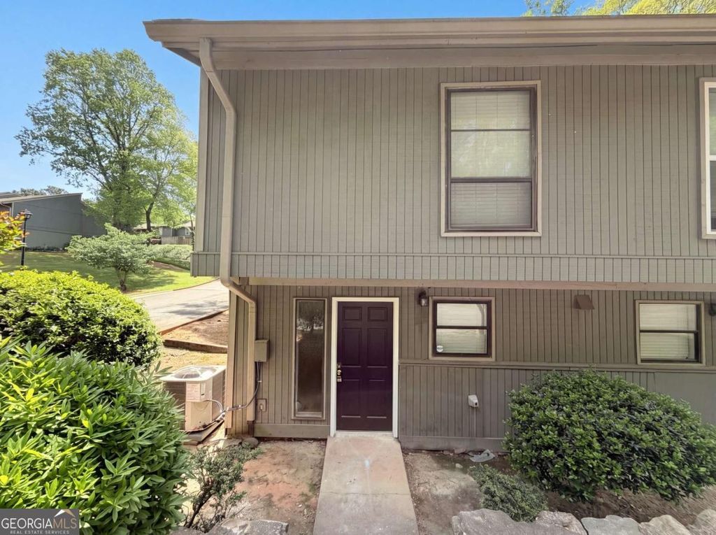 Photo of 6202 Overlook Road, Peachtree Corners, GA 30092 (MLS # 10736446)