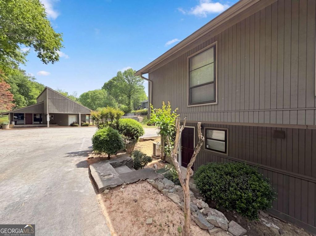 Photo of 6202 Overlook Road, Peachtree Corners, GA 30092 (MLS # 10736446)