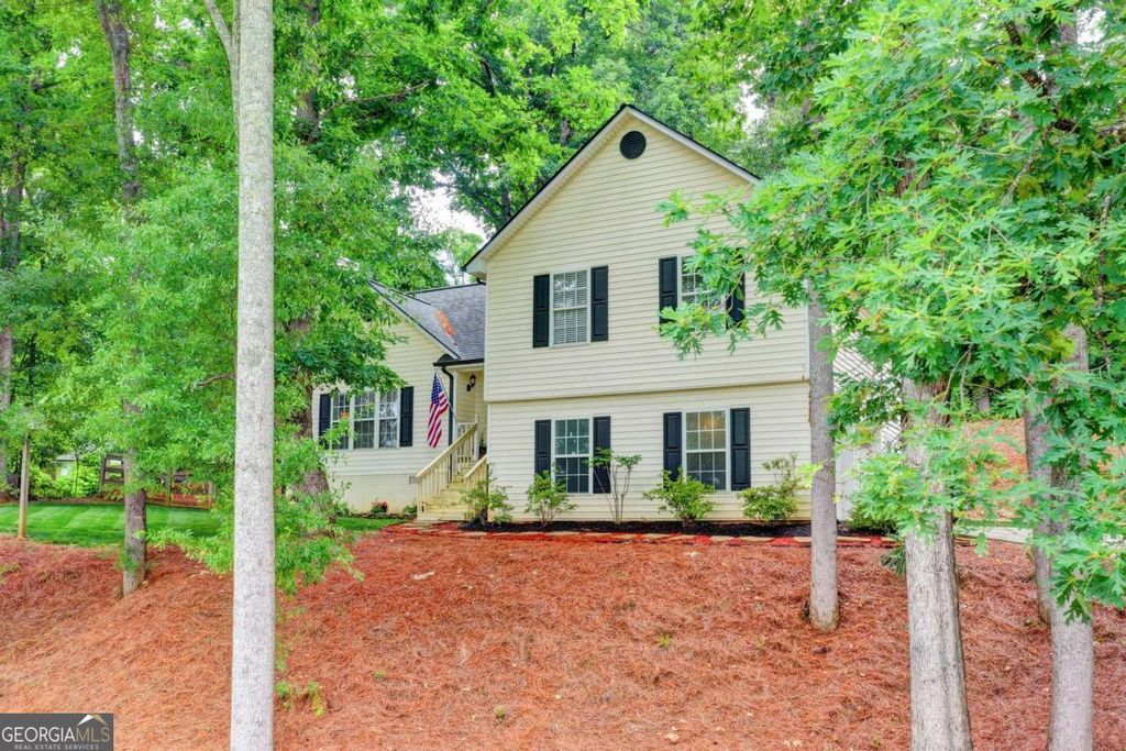 Photo of 95 N Gwinnett Street, Buford, GA 30518 (MLS # 10770850)