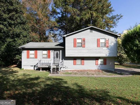 A home in Powder Springs