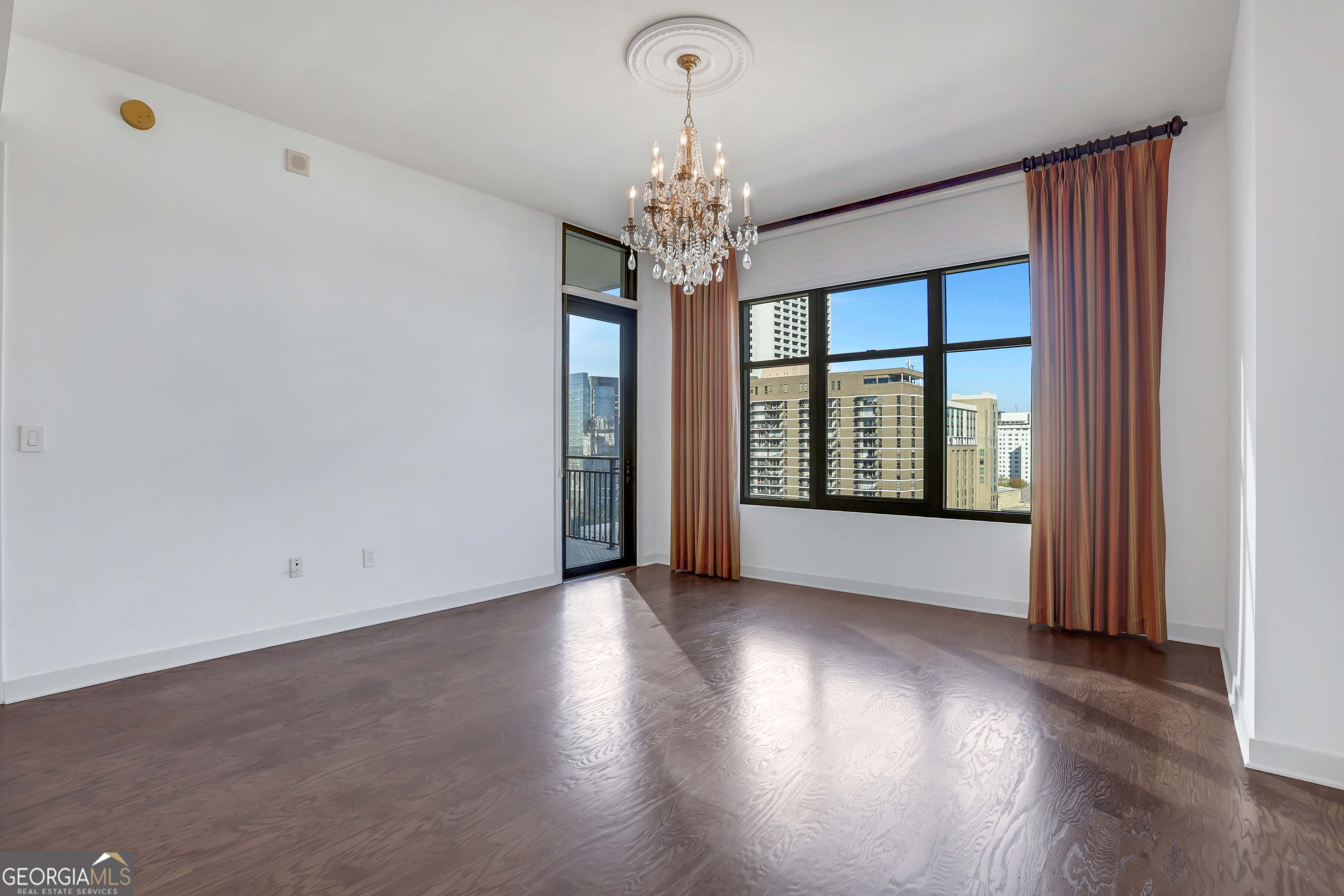565 Peachtree ST NE 1509