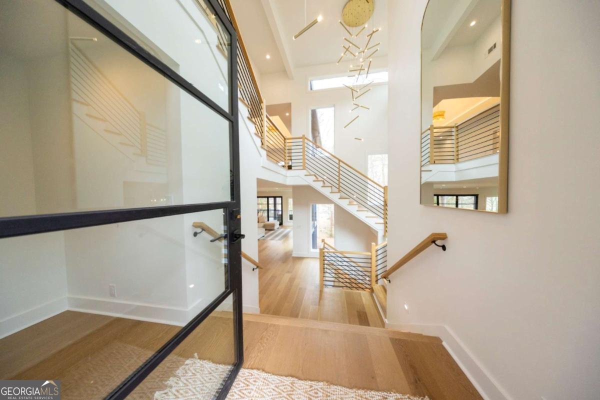 8485 Lynn DR