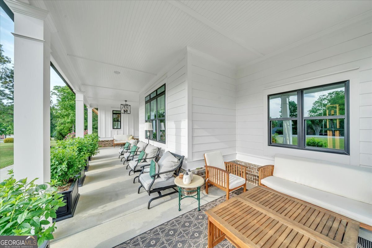205 River Forest DR