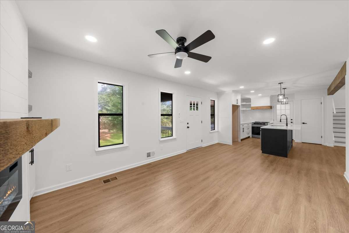 1690 Eaglecreek TRL
