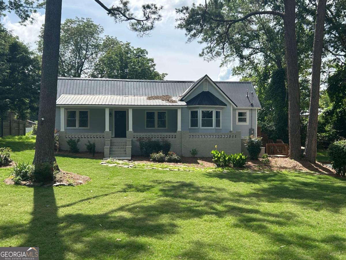 1930's charm with a full modern remodel! 3 Bedrooms/2 Full Bathrooms Bungalow on Finished Basement.