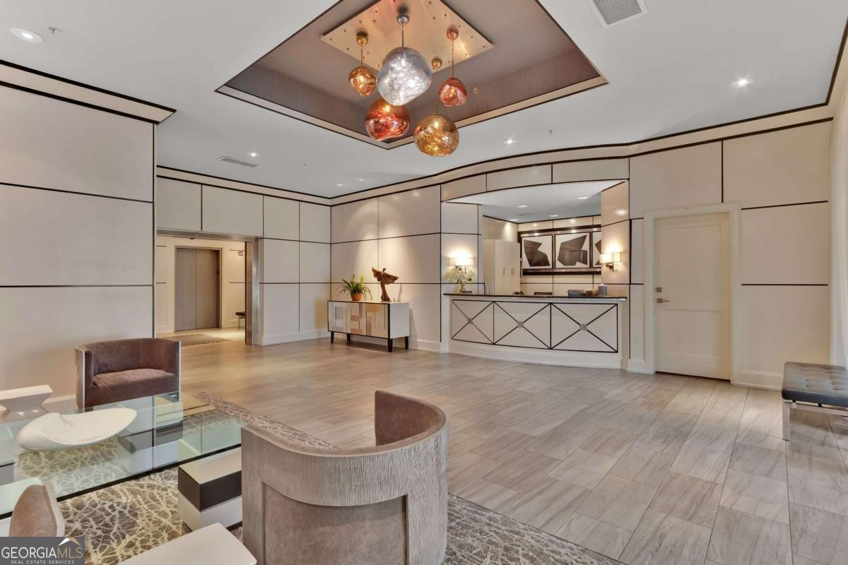 2828 Peachtree RD NW 1402