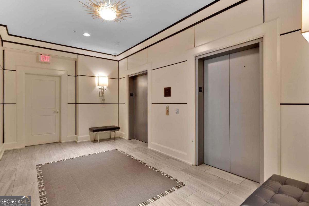 2828 Peachtree RD NW 1402