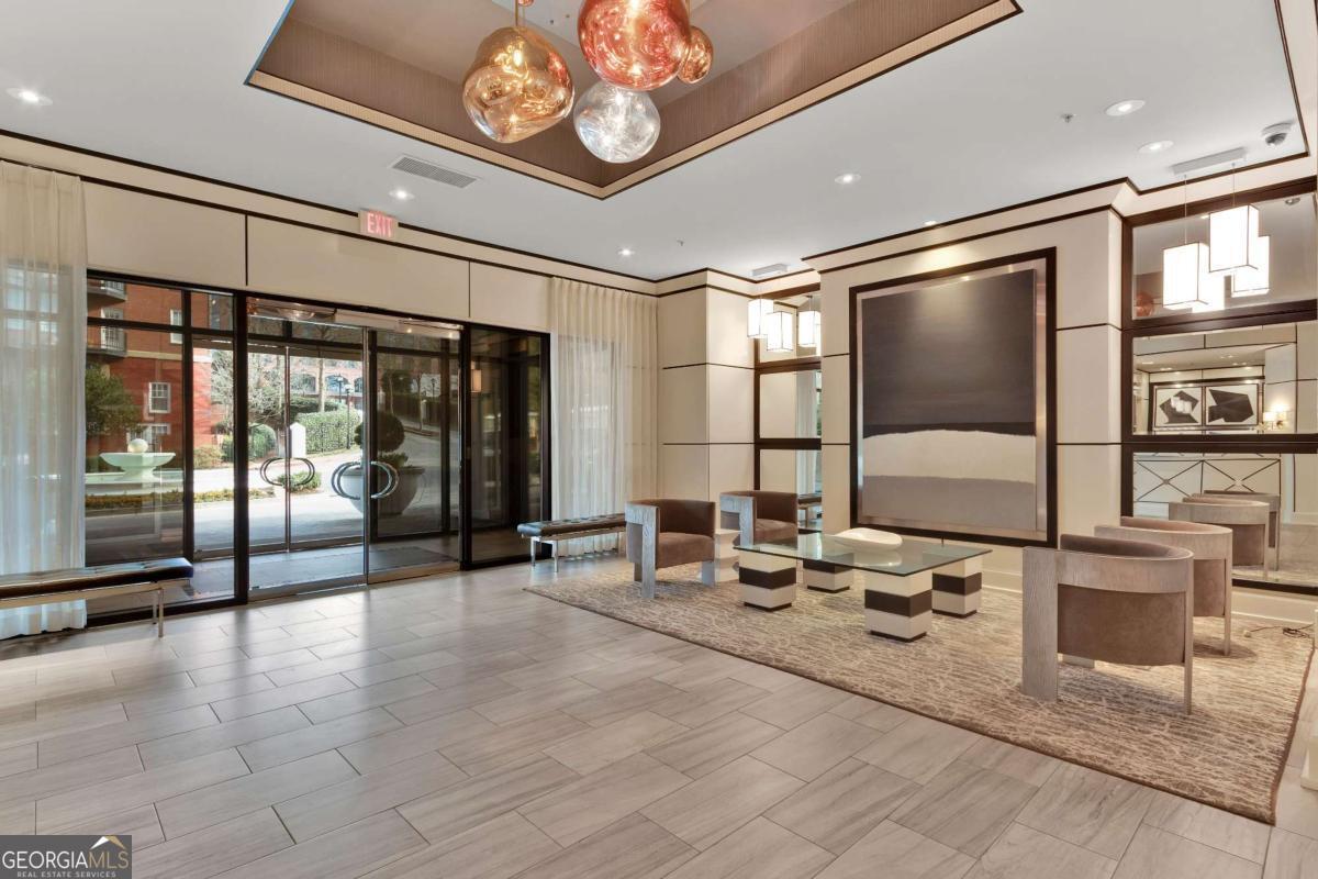 2828 Peachtree RD NW 1402