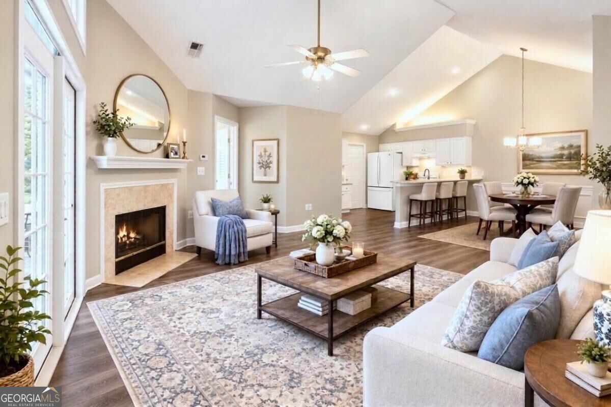 1404 Village LN