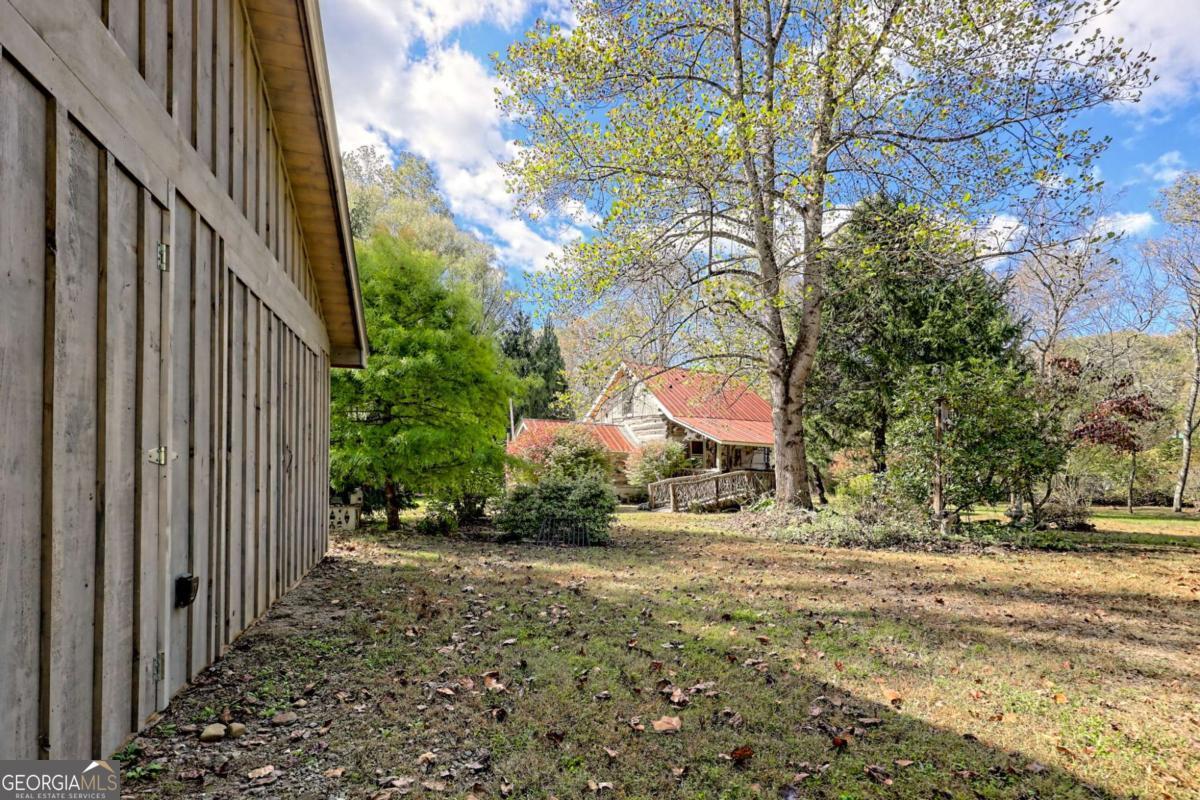 1064 Muskrat Creek RD