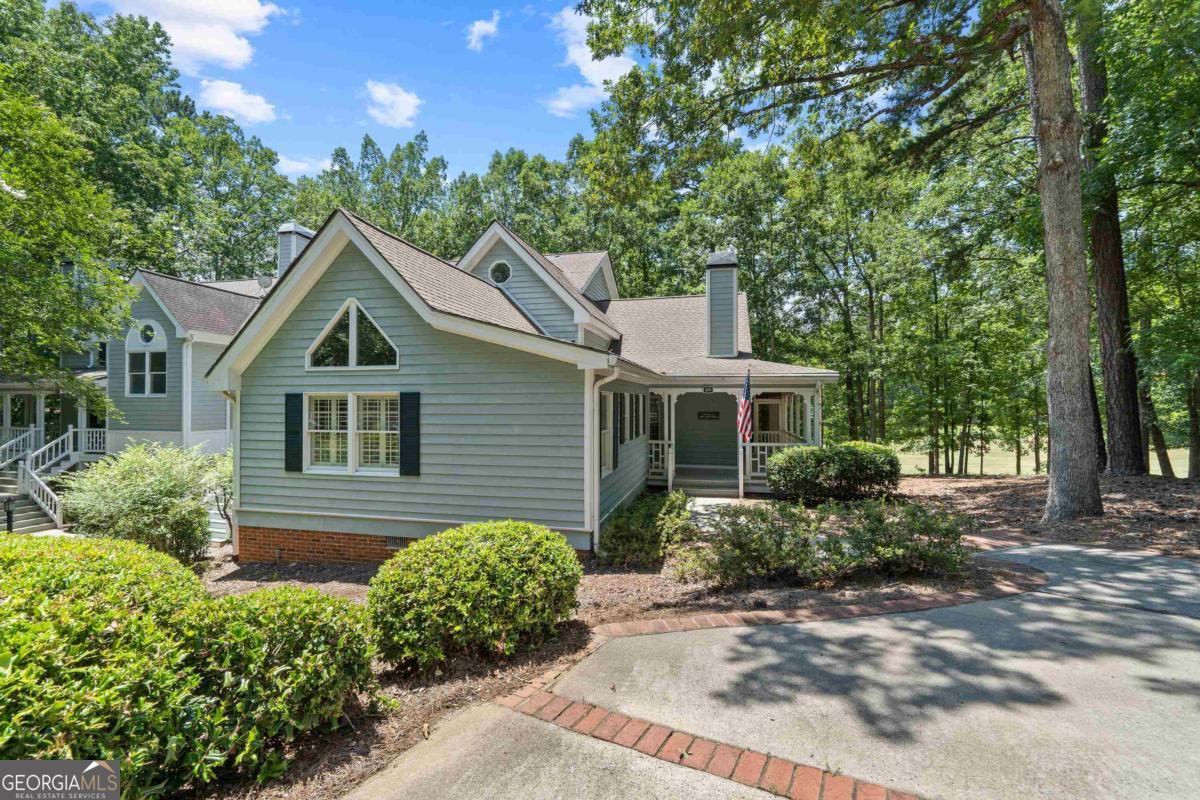 Wonderfully remodeled Saddle Ridge Townhome in Reynolds Lake Oconee offering a great lock and leave lifestyle and since it is being sold fully furnished, you can start enjoying everything Reynolds has to offer of the day of Closing. This 3 Bedroom 2.5 Bath home offers the rare Master Bedroom on the main along with an open floor plan that connects the living room, dining room and kitchen. An amazing, screened porch is the ideal spot to take in some local nature as you wind down your day and 2 large Bedrooms upstairs along with a shared Bath will provide plenty of room for visiting family and friends. Located just minutes by foot or car to The Preserve Clubhouse & Linger Longer Park, golf, swimming, pickleball and dining couldn't be more convenient. Seller is making a Club Membership available.
