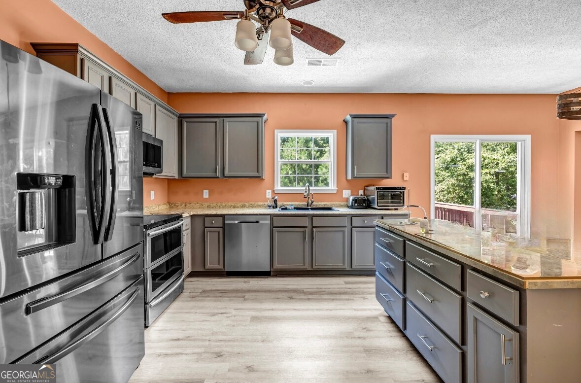 6365 Polar Fox CT