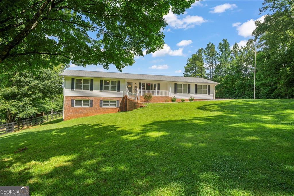 851 Lacy RD