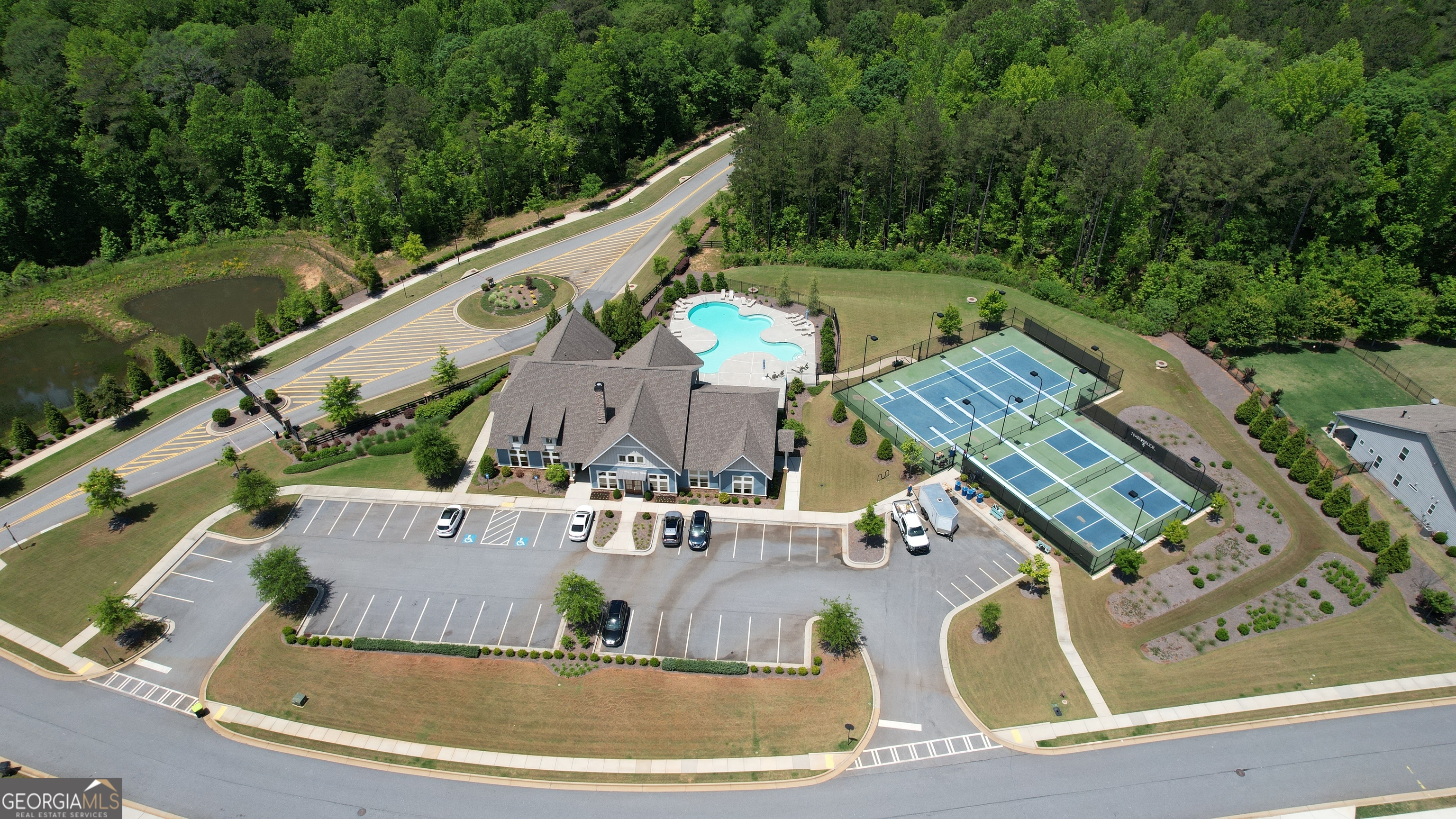 100 Maple Leaf RD