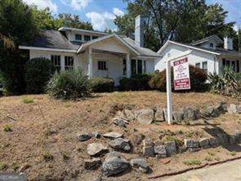 Photo of 29 Park Circle NE, Atlanta, GA 30305 (MLS # 10607193)