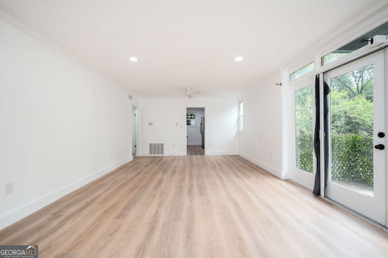 Atlanta, Georgia 30309, United States, 2 Bedrooms Bedrooms, ,1 BathroomBathrooms,Residential,Active,182821