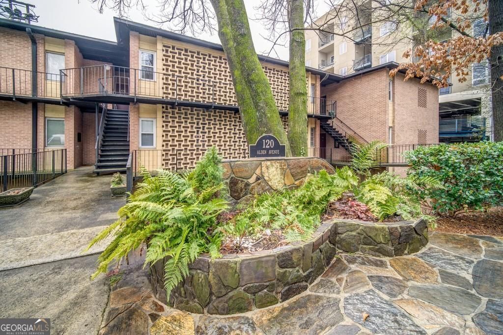 Atlanta, Georgia 30309, United States, 2 Bedrooms Bedrooms, ,1 BathroomBathrooms,Residential,Active,182821