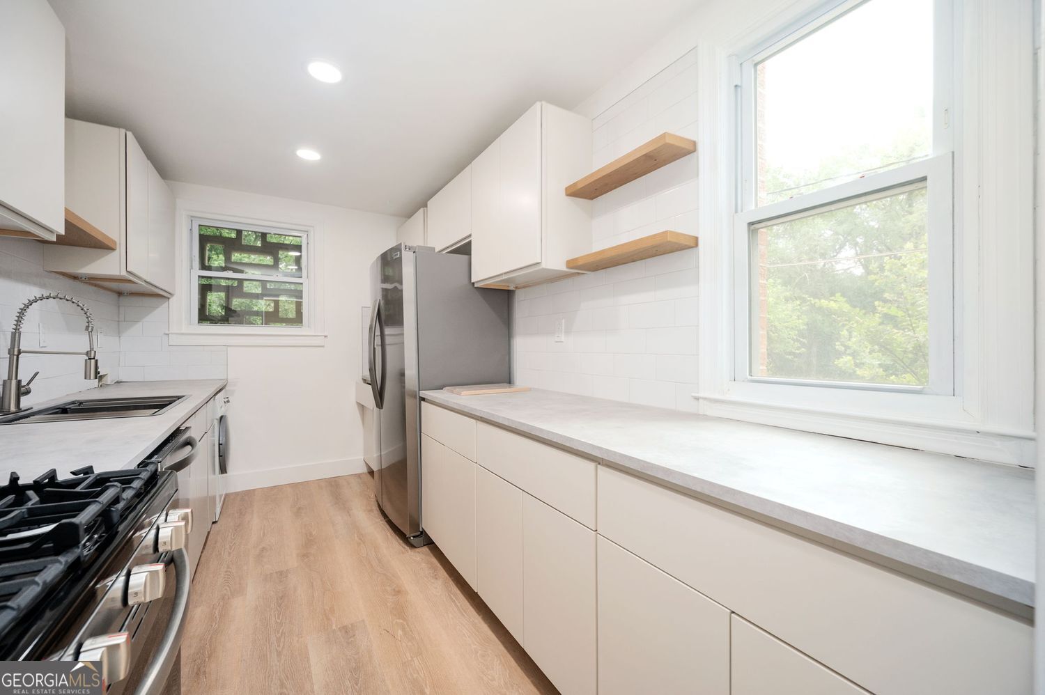 Atlanta, Georgia 30309, United States, 2 Bedrooms Bedrooms, ,1 BathroomBathrooms,Residential,Active,182821