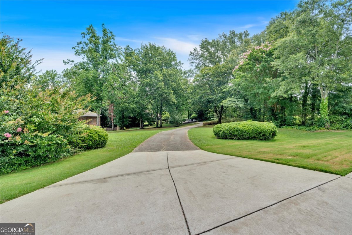 3656 Ebenezer RD