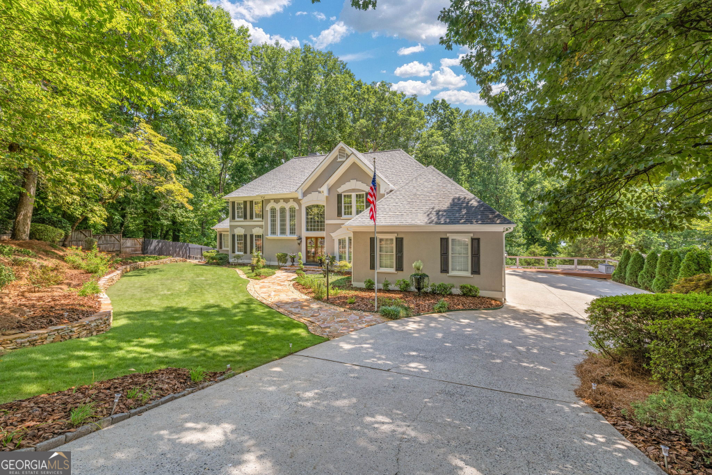 435 Robertson RD