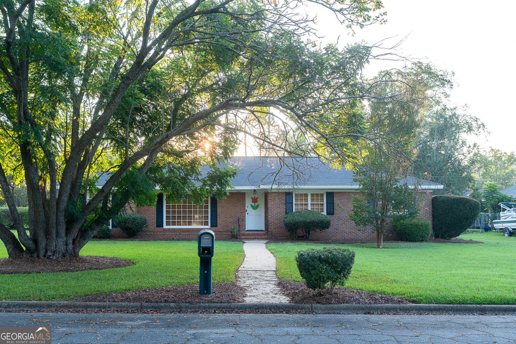 Photo of 516 Summit Drive, Albany, GA 31707 (MLS # 10850251)