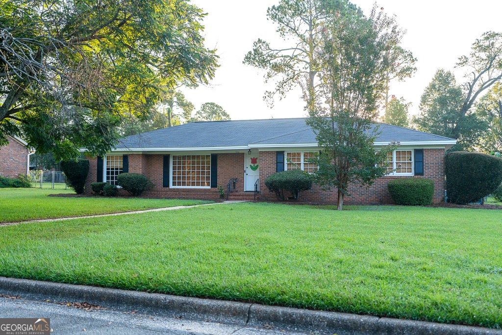 Photo of 516 Summit Drive, Albany, GA 31707 (MLS # 10850251)
