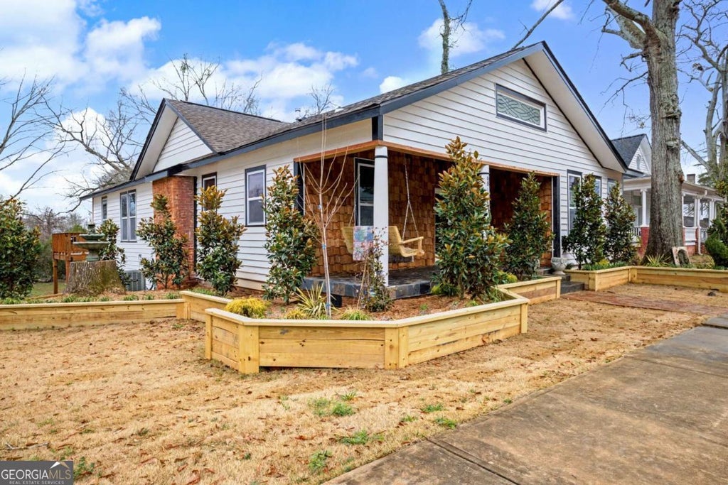 Photo of 68 Spring Street, Newnan, GA 30263 (MLS # 10804675)